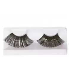 Paar riesigen wimpern